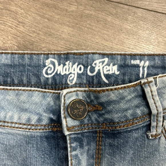 Faded Jean Shorts - Picture 2 of 3